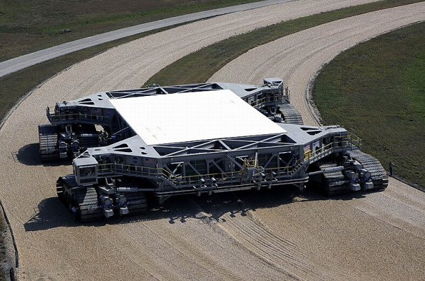 В космическом центре имени Кеннеди начались испытания гусеничного транспортера СТ-2 - «Гаджеты»