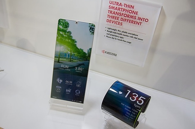 Kyocera Proteus – прототип смартфона, принимающего форму смарт-браслета - «Гаджеты»