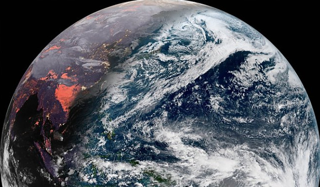 Снимки Земли, сделанные японским метеоспутником с расстояния 35400 км - «Космос»