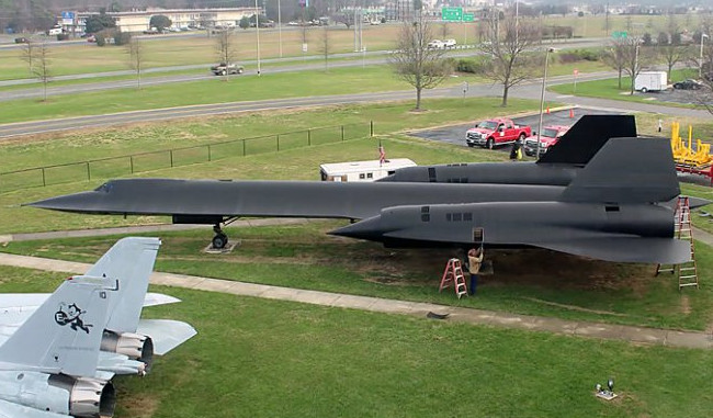 Гиперзвуковой SR-71 разобрали по частям, чтобы разместить его внутри музея - «Техника»