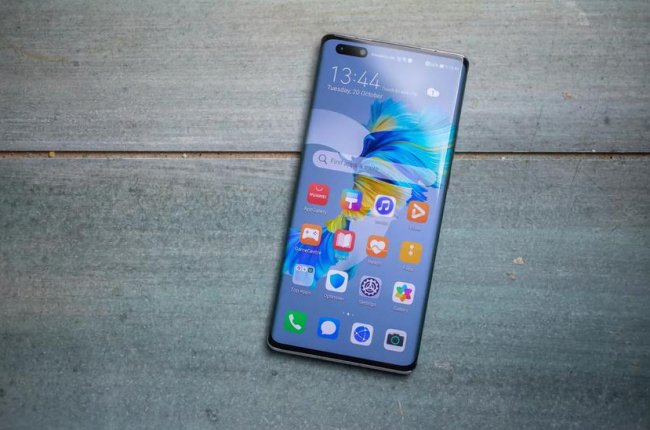 Флагман Honor Magic 3 появился на «живой» фотографии: изогнутый дисплей, чип Snapdragon 888+ и Android 11 - «Смартфоны»