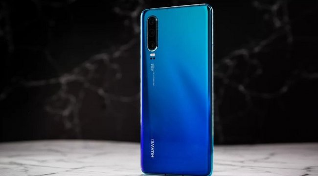 У фронтальной камеры Huawei P30 появился ночной режим - «Смартфоны»