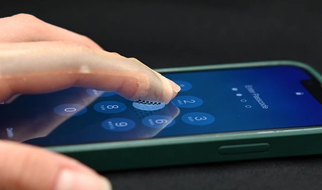 Устройство VoxeLite позволит почувствовать текстуру предмета через сенсорный экран - «Гаджеты»