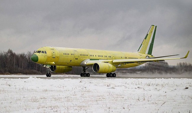 Состоялся первый полет импортозамещенного авиалайнера Ту-214 - «Техника»