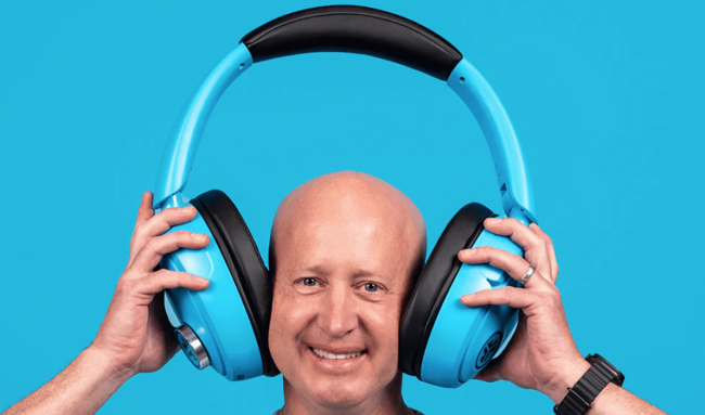 Эти гигантские наушники Blue XL от JLab — реальный гаджет, а вовсе не первоапрельская шутка - «Гаджеты»