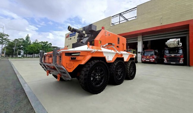 Hyundai представила робота-пожарного, способного работать при температуре до 800 °C - «Роботы»