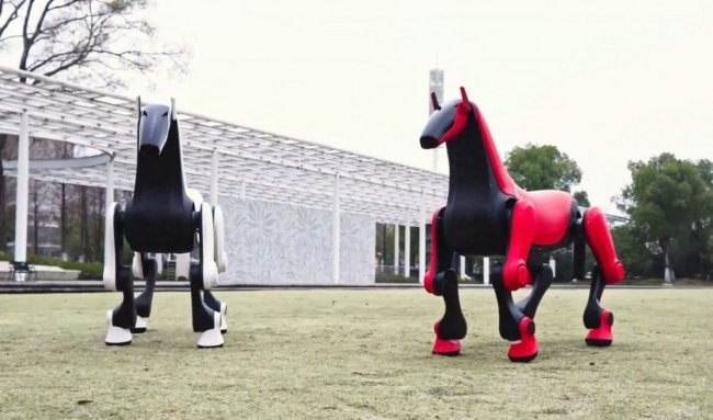 Робоконь китайской DEEP Robotics способен нести на себе наездника до 50 килограммов - «Роботы»