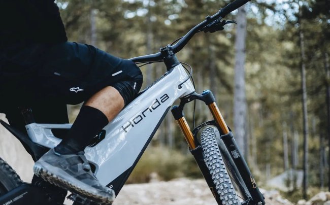 Honda готовит запуск электрического велосипеда для адреналиновых поездок по бездорожью - «Техника»